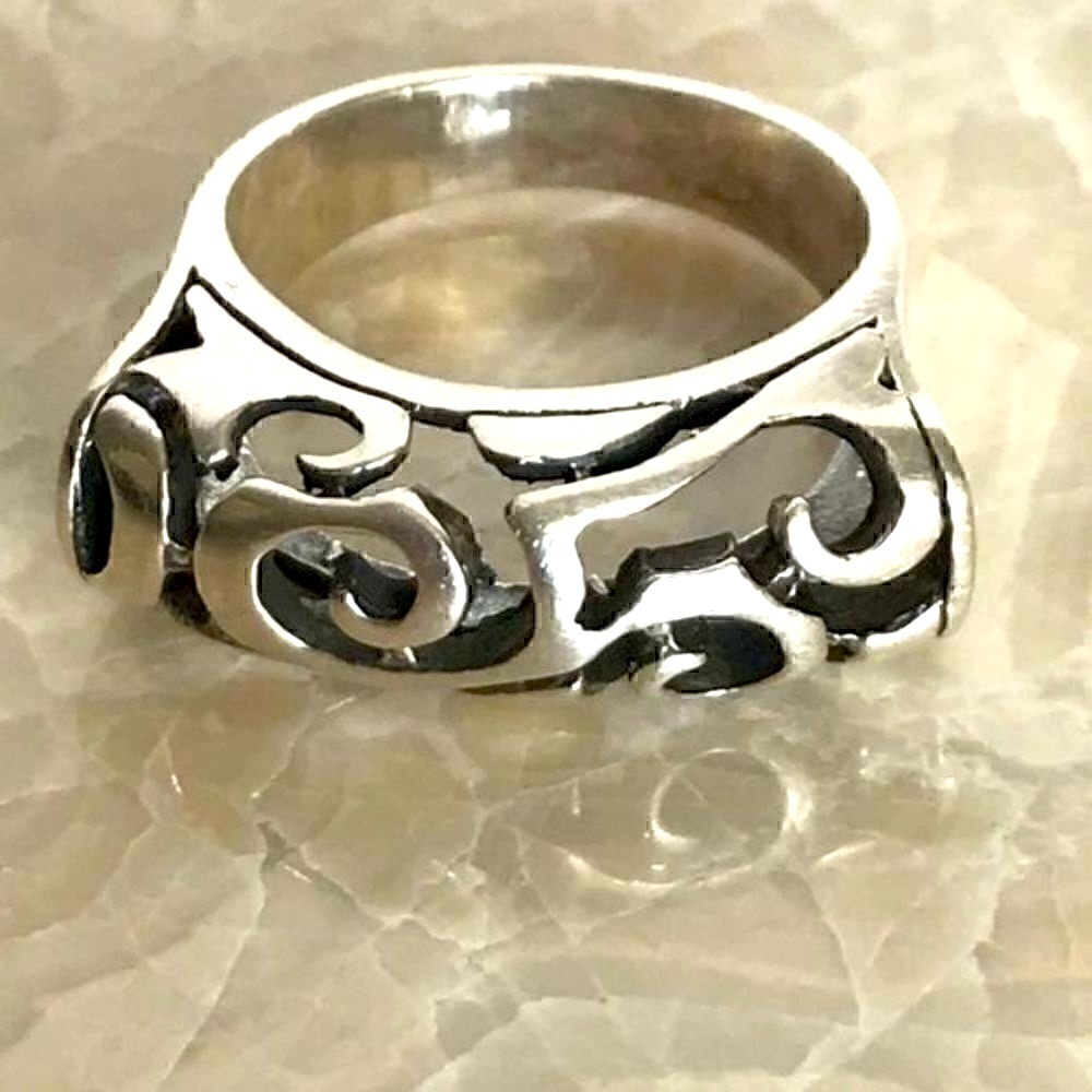925 Sterling Silver Exquisite Design Ring - Picture 6 of 7